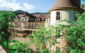 Cliff House At Pikes Peak